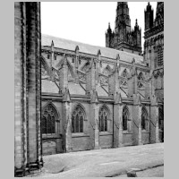 Lichfield Cathedral, photo by Heinz Theuerkauf,5.jpg